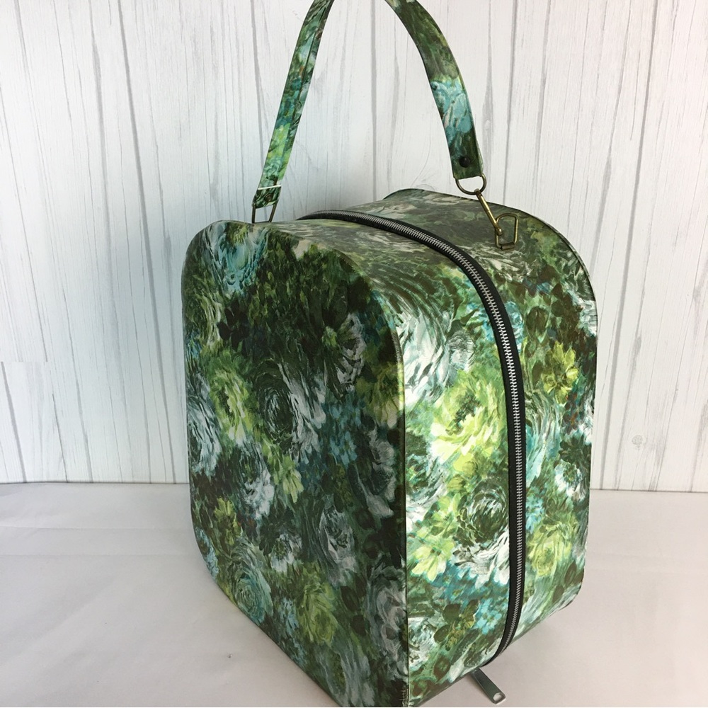 Large Vintage 60’s - 70’s Wig Travel Luggage Case